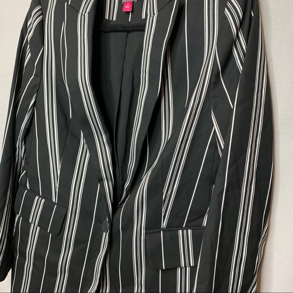 Vince Camuto Striped Pocket-Flap Blazer - Picture 4 of 12